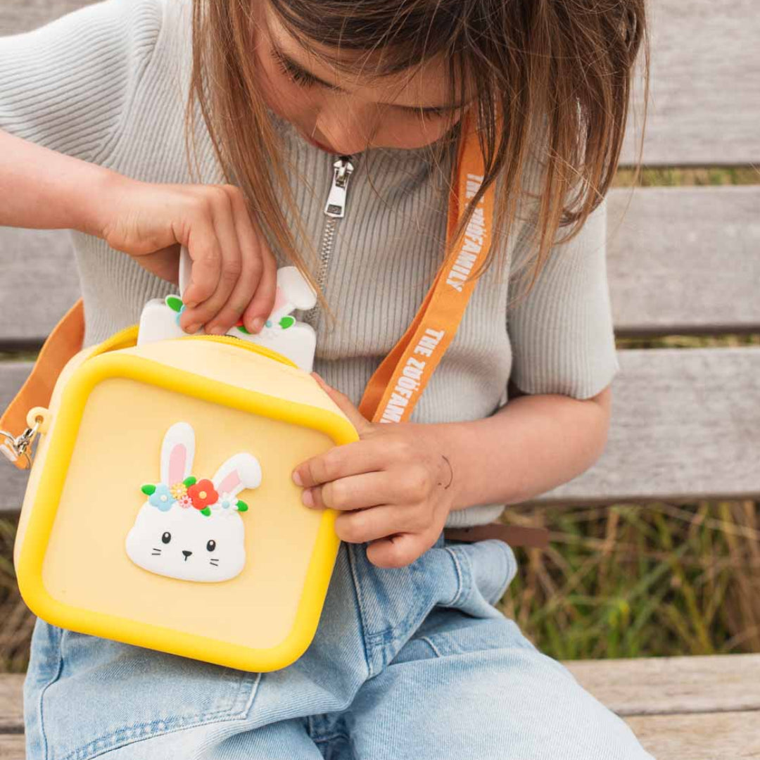 the zoofamily siliconen kindertas - konijn met bloem