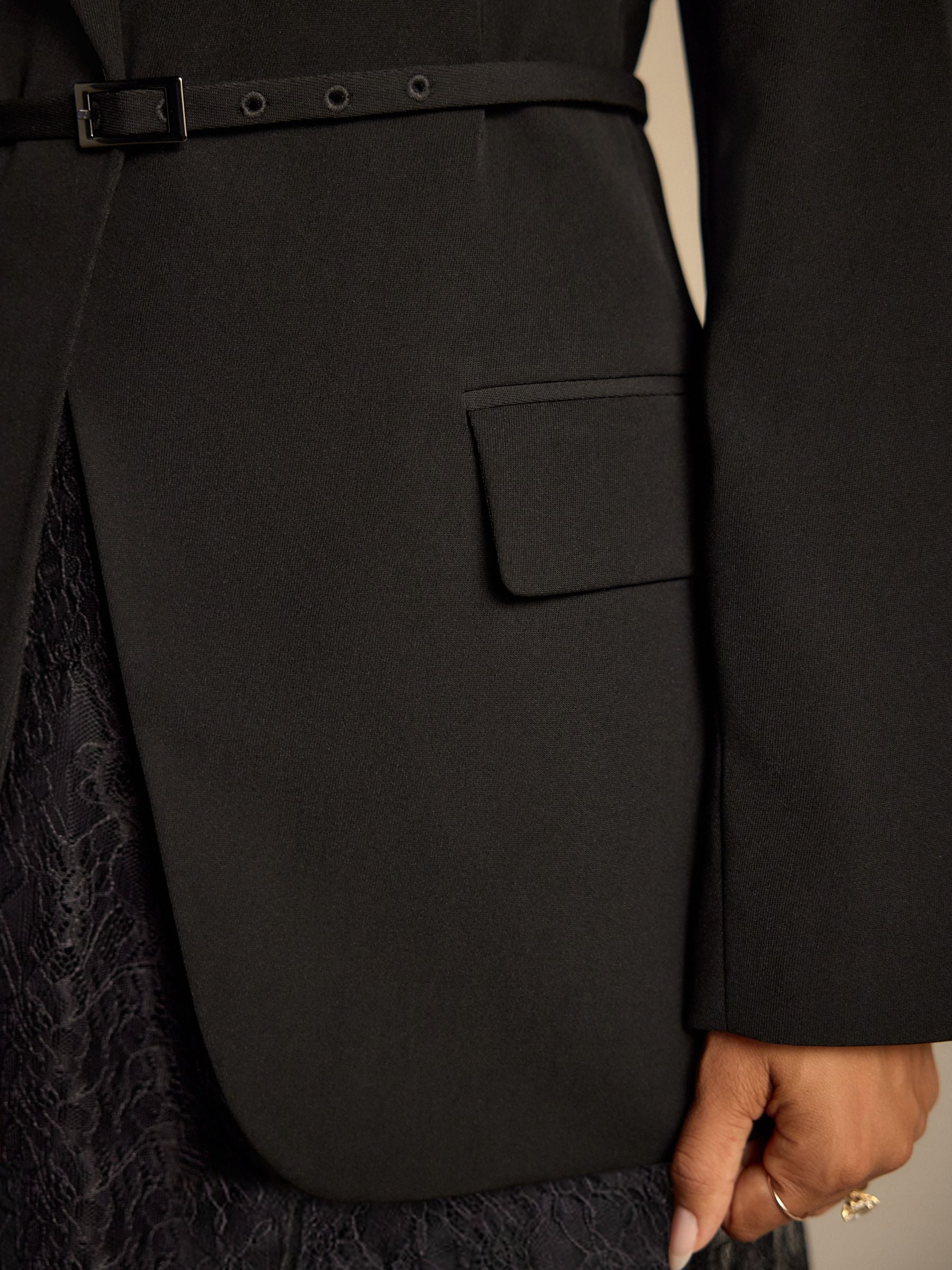 Zwart - Single Breasted Skinny Belt Blazer