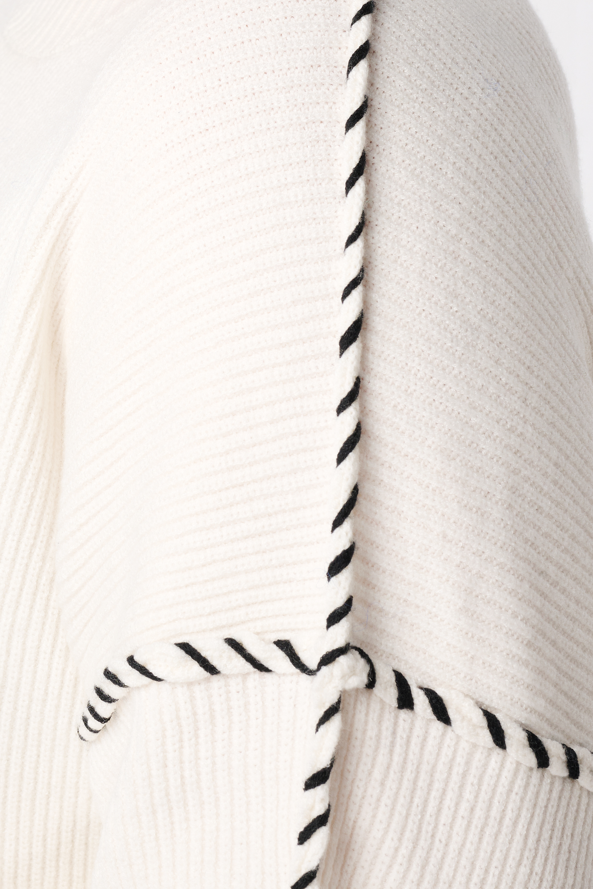 Trui met siernaden Cream