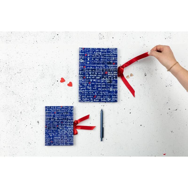 Le Mur des Je t'aime, Carnet rembordé rigide A5 14,8x21 cm, 144 pages, ligné, fermeture avec ruban
