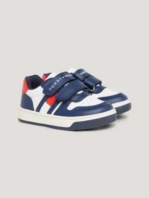 Tênis com fecho de velcro em blocos de cores