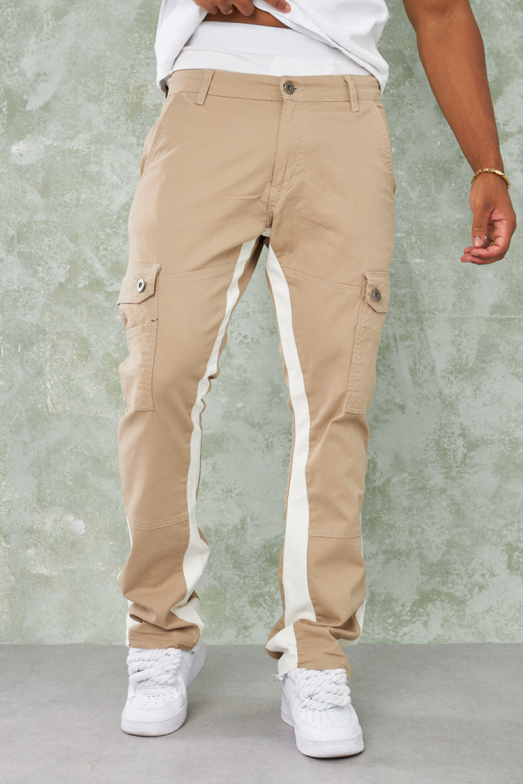 Jean cargo beige à empiècement blanc