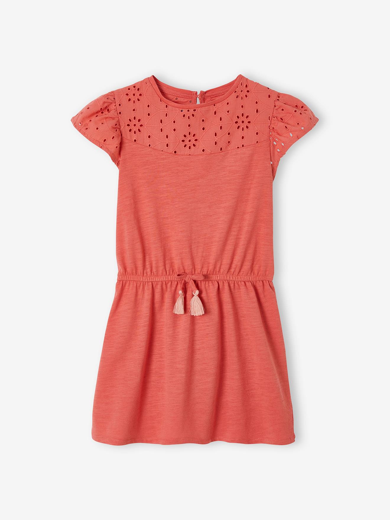 Vestido infantil com detalhes em bordado inglês na cor malva.