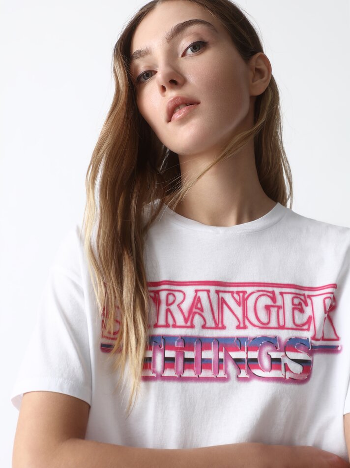 Camiseta estampada Stranger Things - Netflix - Branca