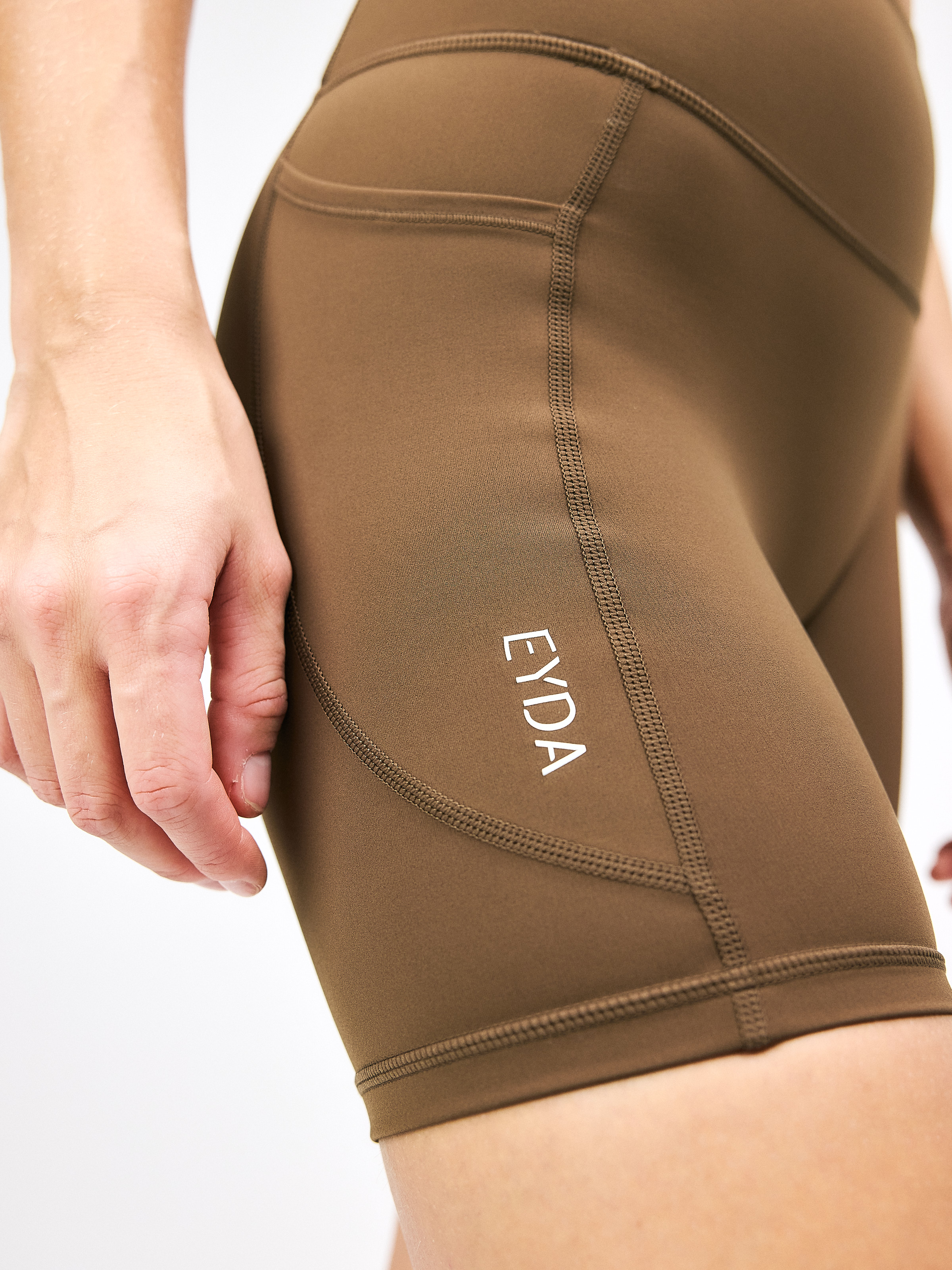Eyda Ellie Ultralight Pocket Shorts Teak