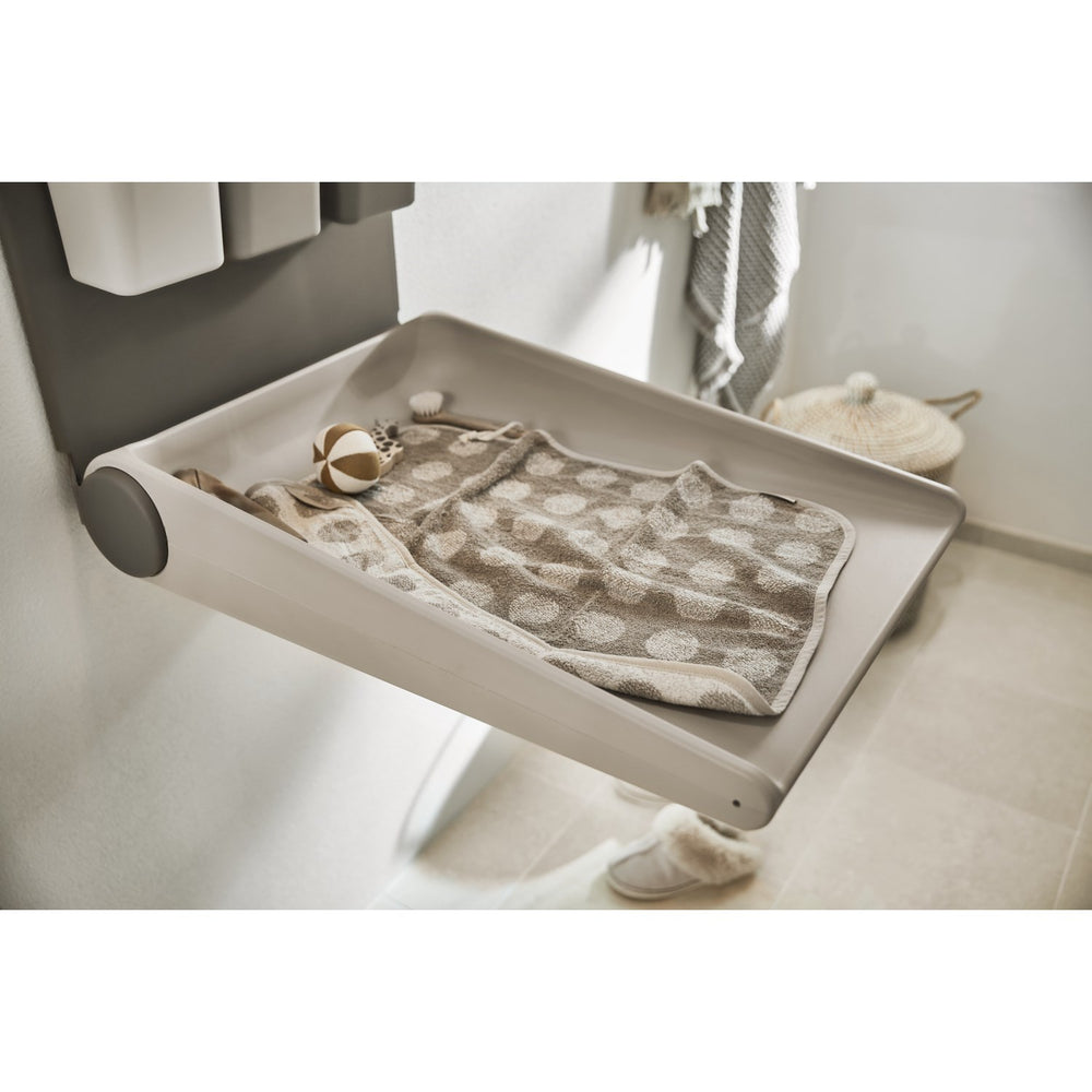 Køb Leander Wally Væghængt Puslebord Cappuccino