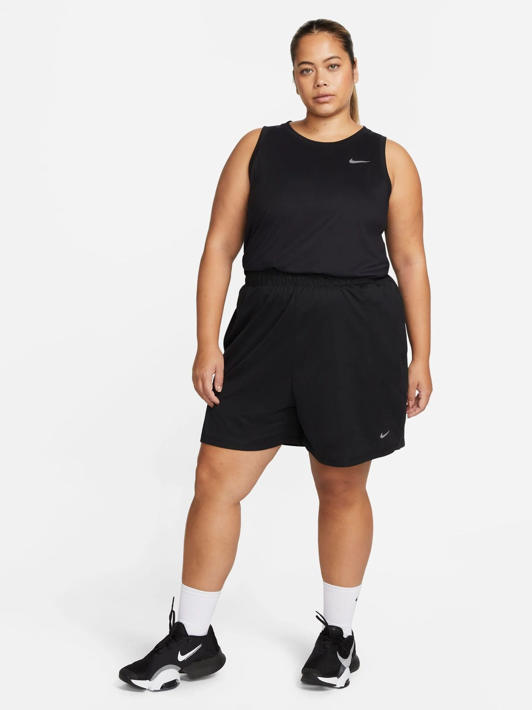 Nike Curve Dri-FIT Attack 5 Inch Shorts