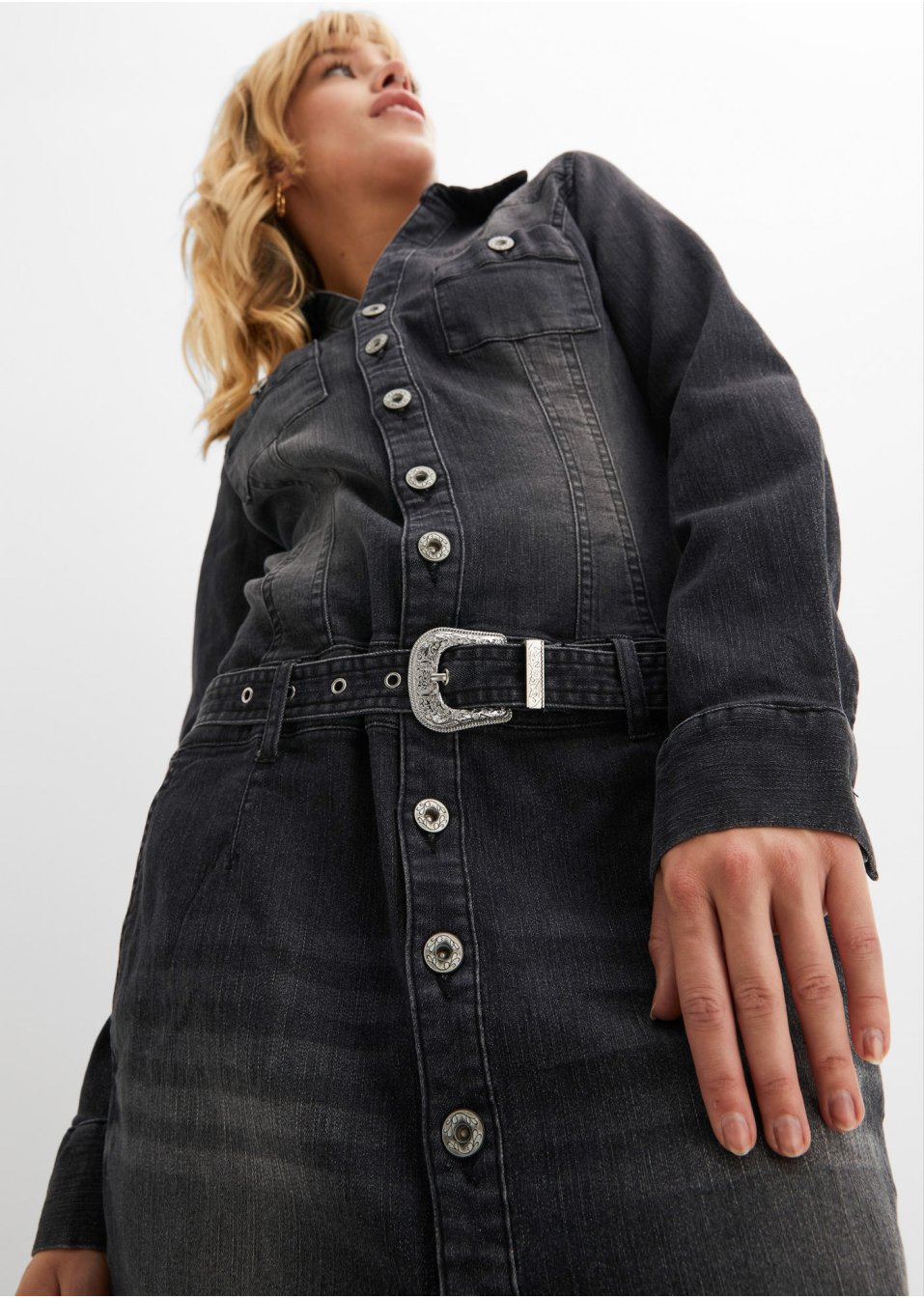 Robe en jean avec ceinture