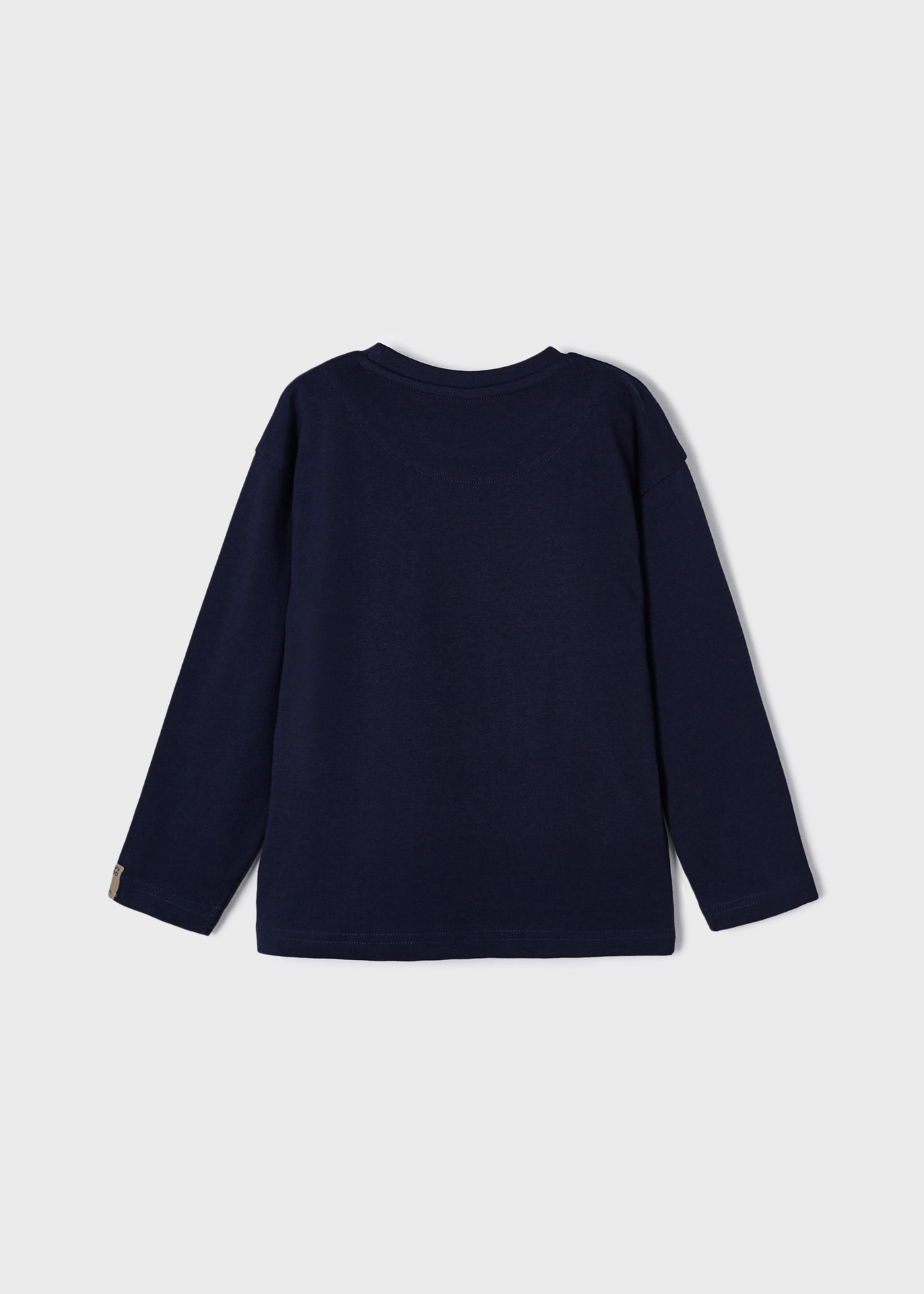 Camiseta Better Cotton com estampa em relevo para meninos