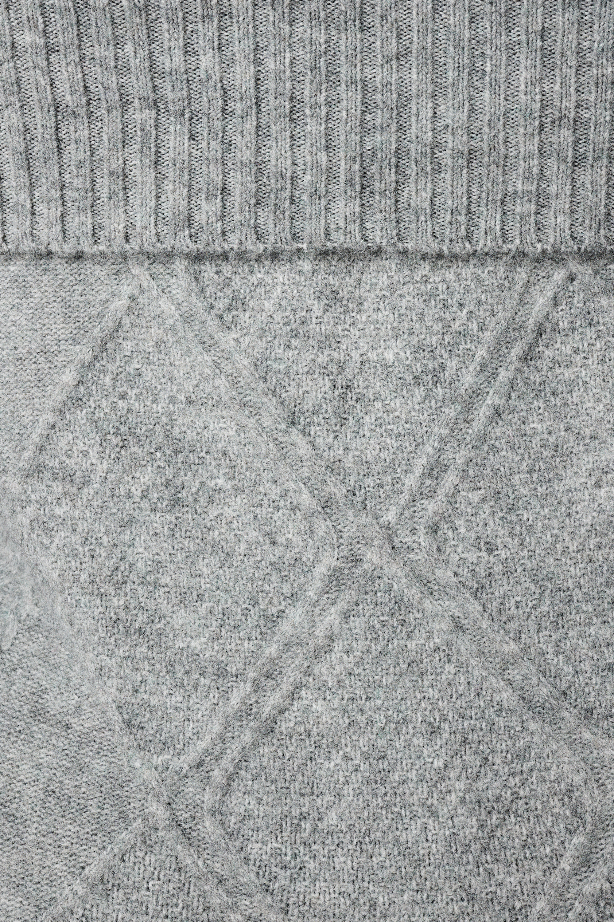 Off-shoulder trui met kabelpatroon light grey melange