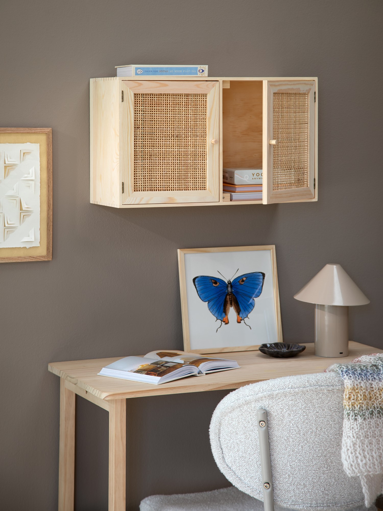 Skab | Fyrretræ/rattan/krydsfiner. 50 x 20 x 30 cm. | Nature
