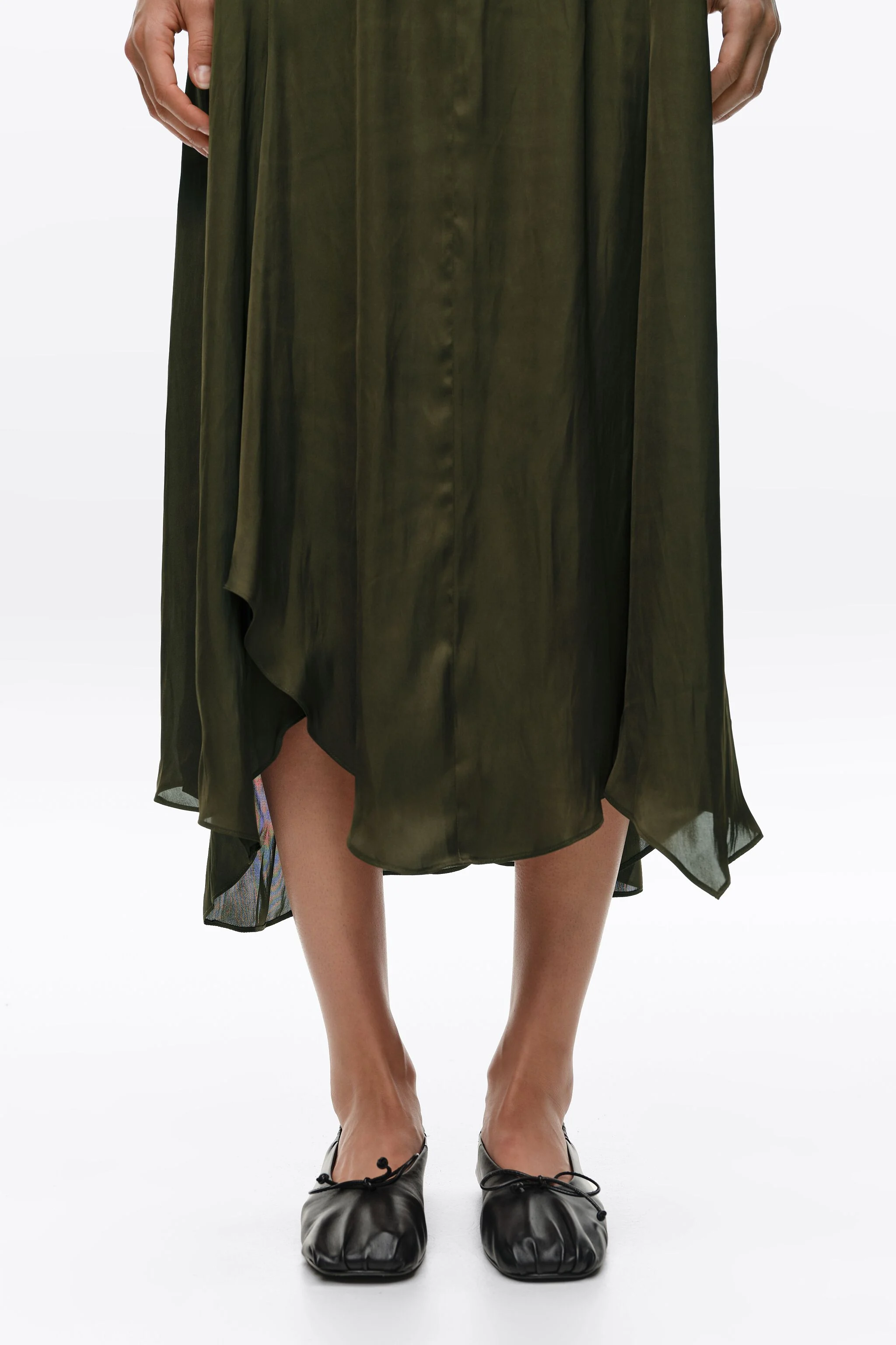 Vestido assimétrico cáqui em dois materiais
