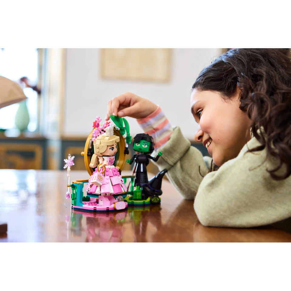 LEGO Wicked Elphaba en Glinda figuren 75682