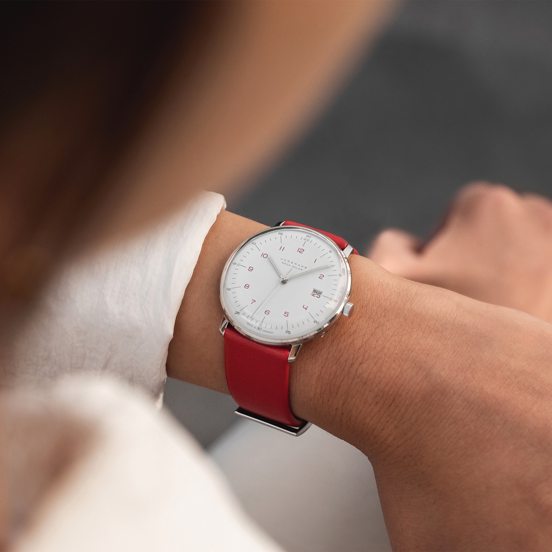 Junghans max bill Mega Solar Saphir