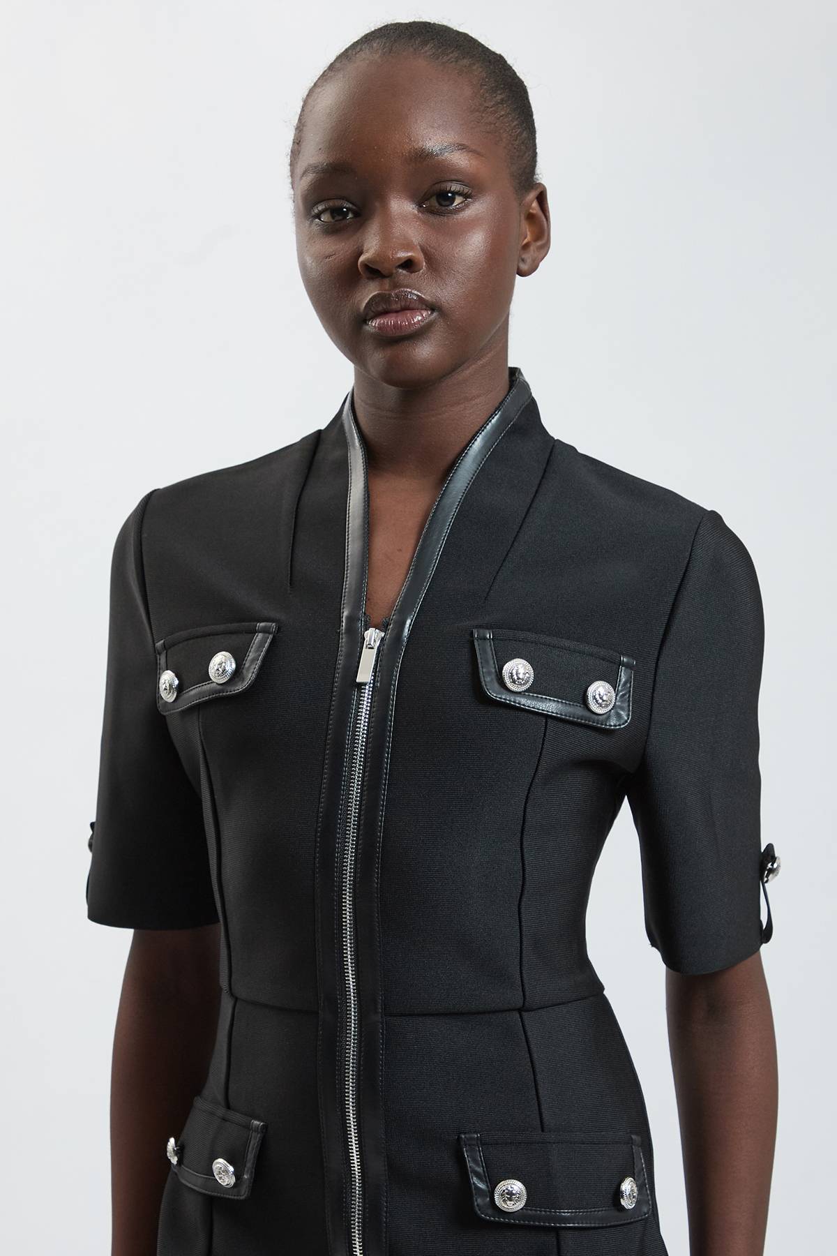 KarenMillen Robe Mini Moulante À Manches Courtes Avec Détails Militaires Et Finitions SYNTHÉTIQUE Petite