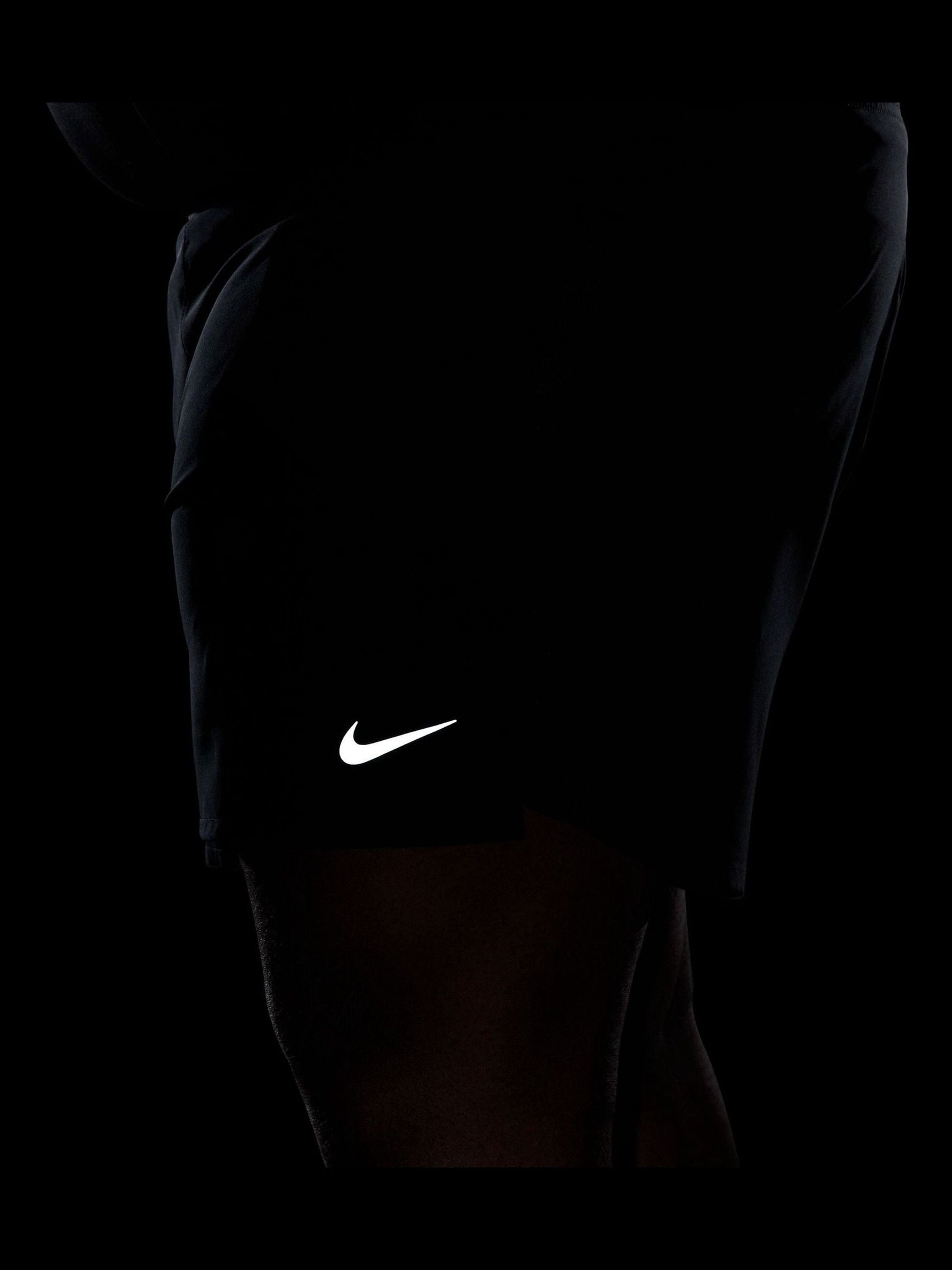 Zwart - Nike Dri-FIT Challenger 5 Inch hardloopshorts met slipvoering