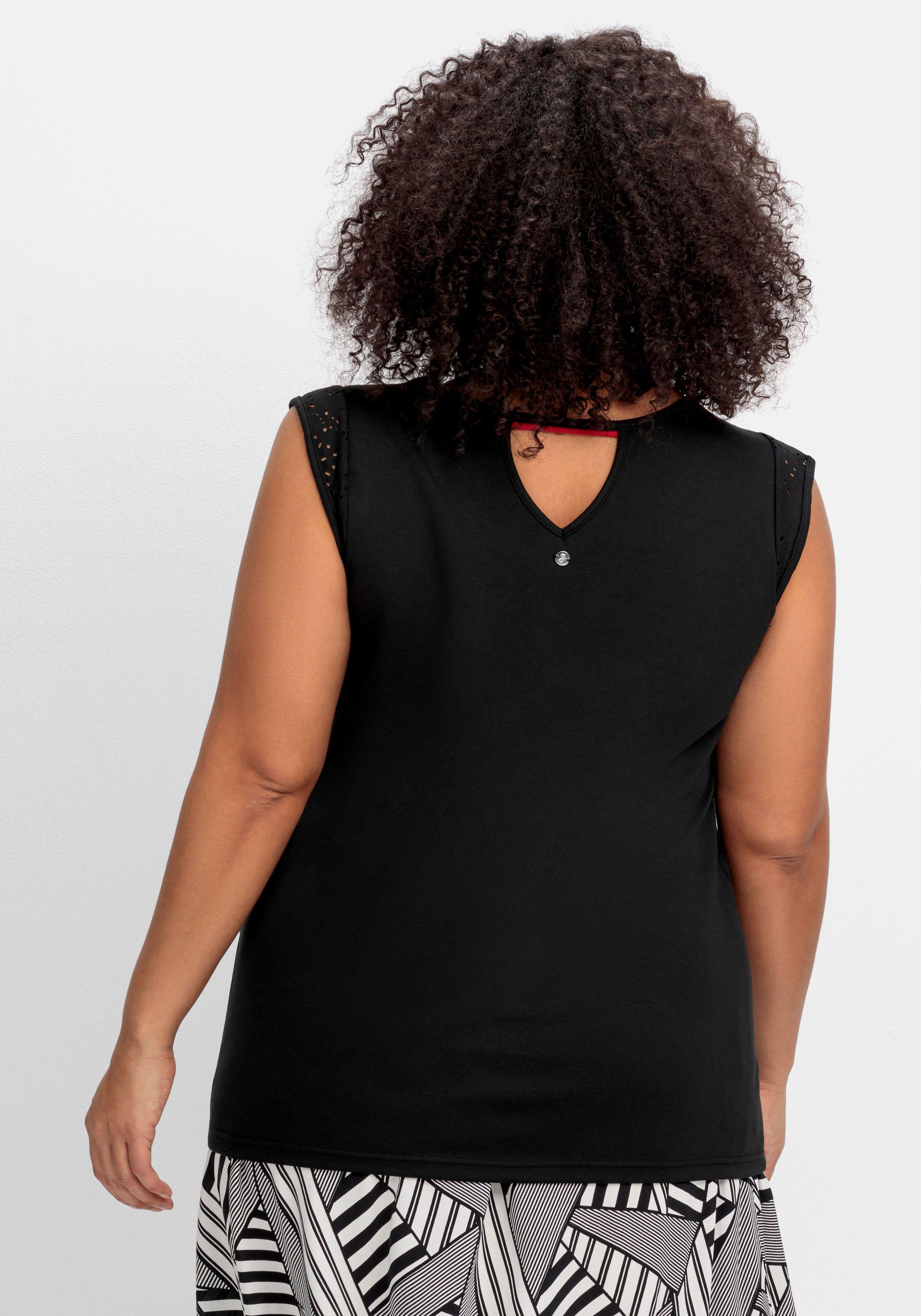 Top mit Lasercut-Muster am Ärmel