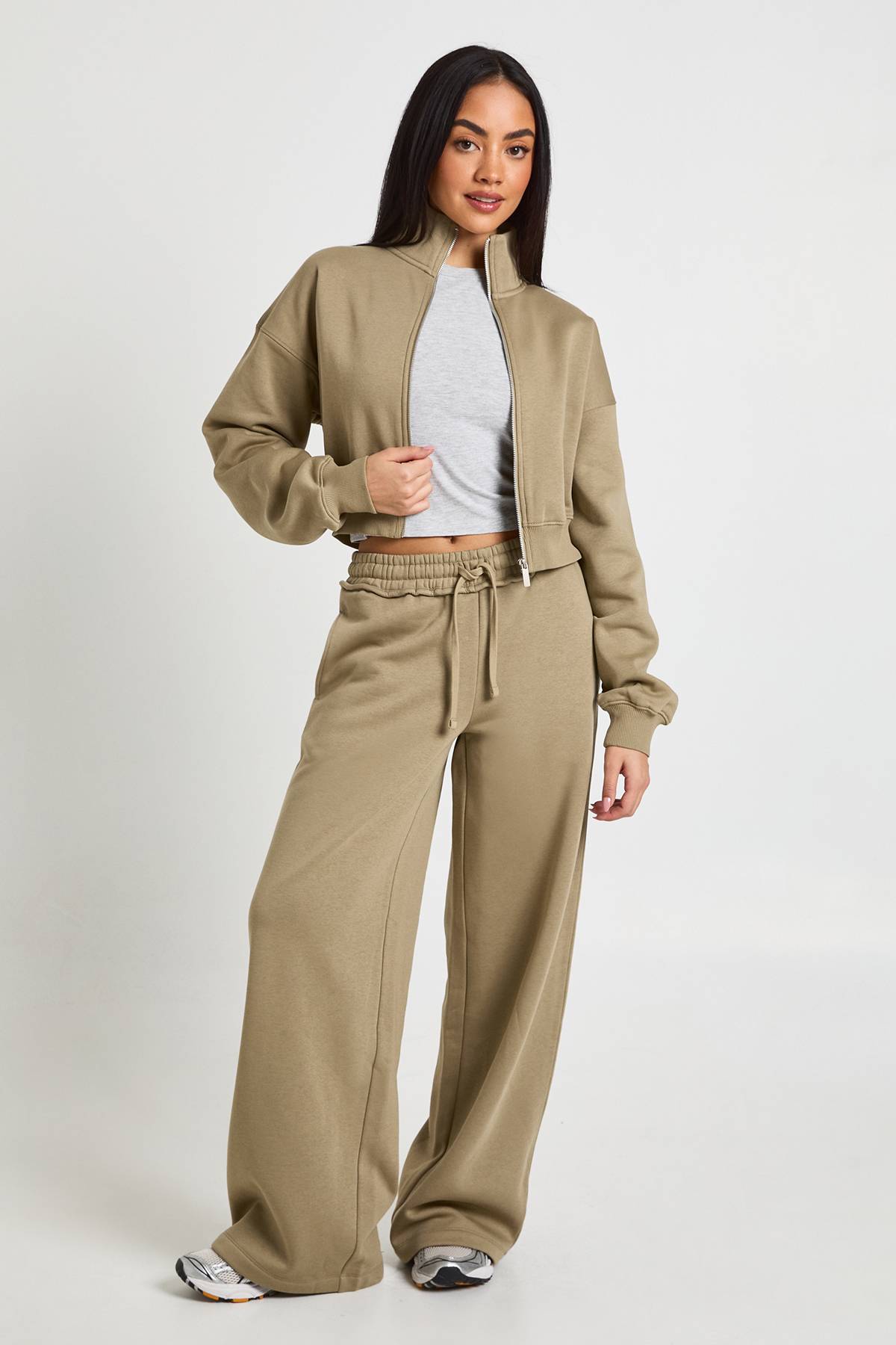 boohoo Ensemble De Survêtement Sweat-shirt Ajusté Col Cheminée Et Jogging Jambes Droites
