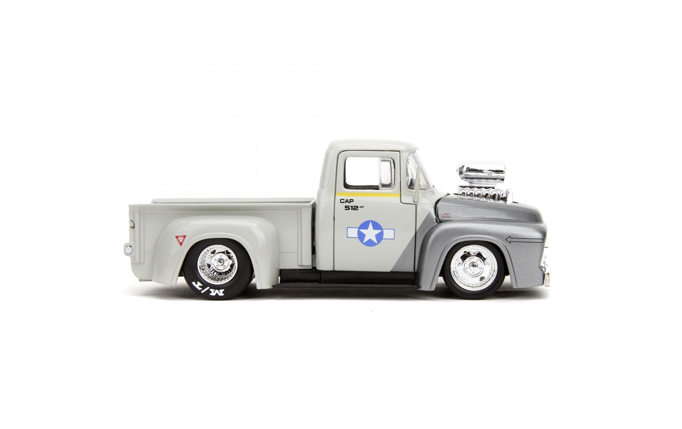 Ford Pickup 1956 Street Fighter 1:241956 Ford Pickup Modellauto mit Guile Figur