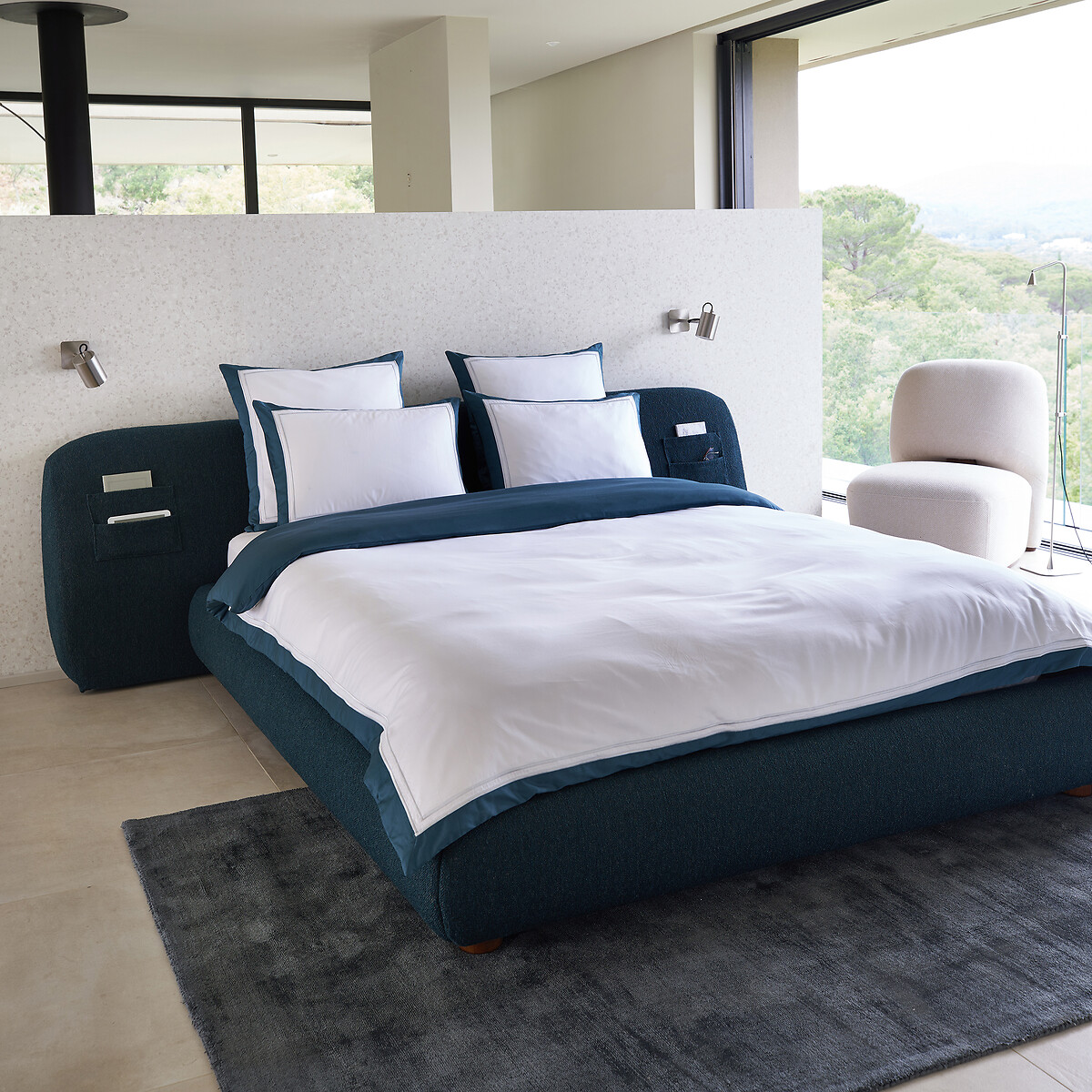 AM.PM<br>Estrutura de cama Nuvole acolchoada de 2 lugares em bouclette