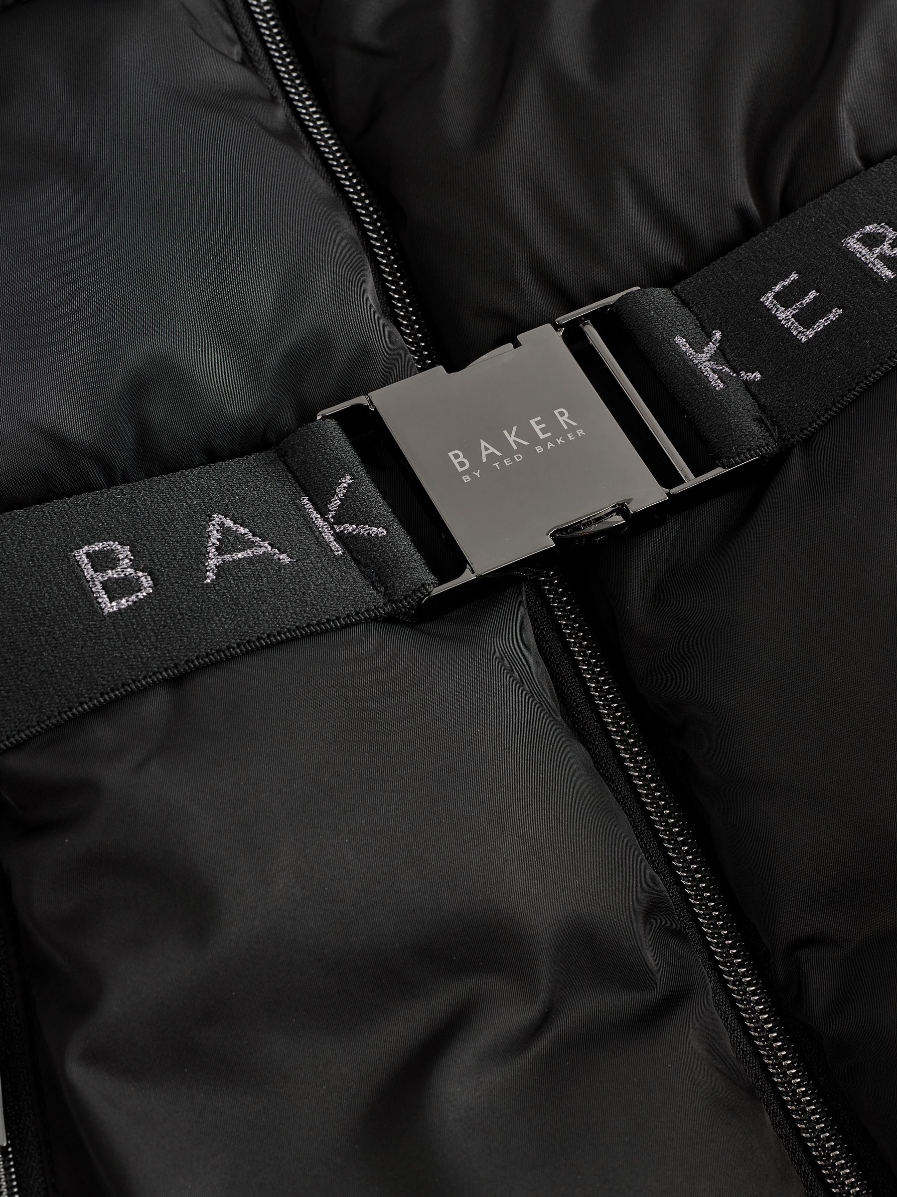 Baker by Ted Baker Regenbestendige Zwarte Gevoerde Jas met Ceintuur en Panelen