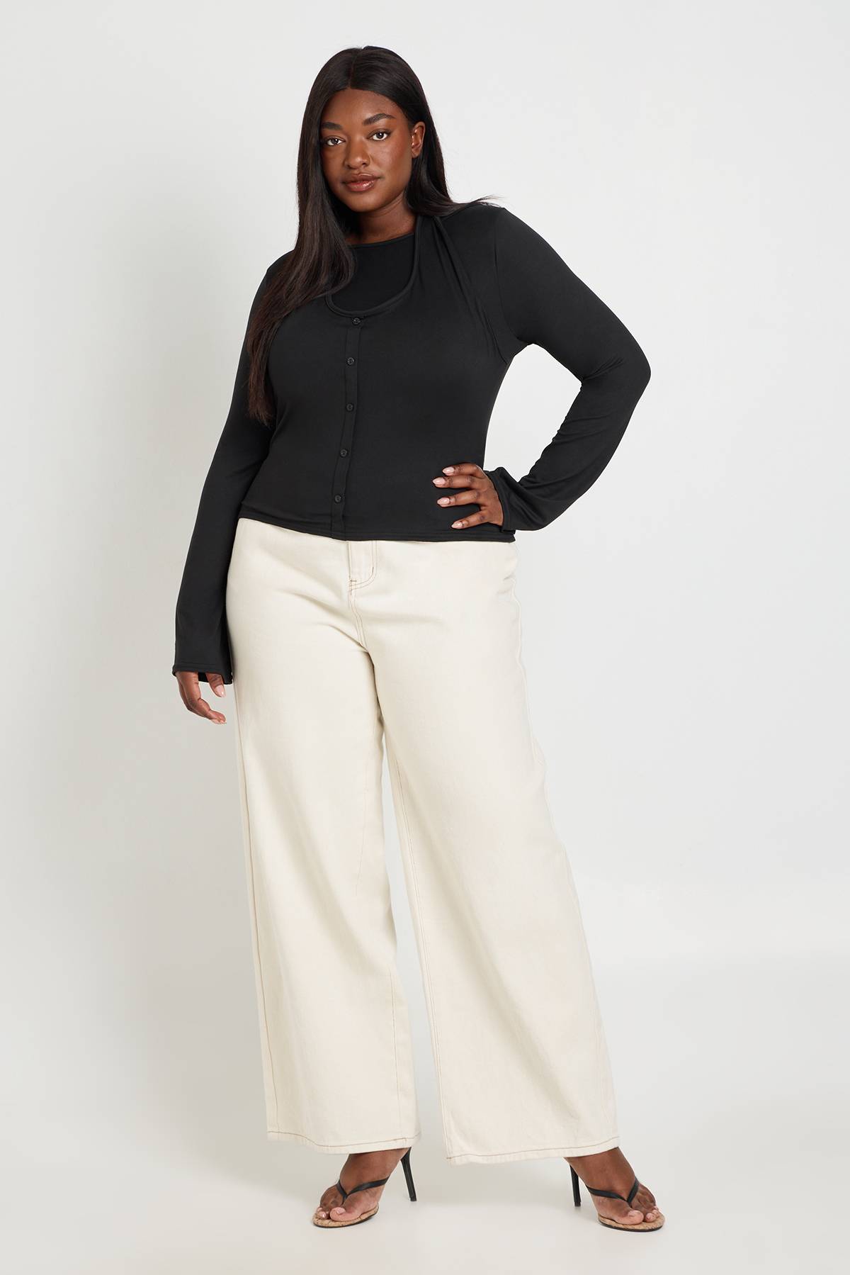 boohoo Haut Grande Taille À Double Épaisseur Col Licou Avec Boutonnage