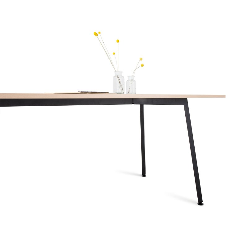 Modulor Tisch Y1 Stahl schwarz 10°