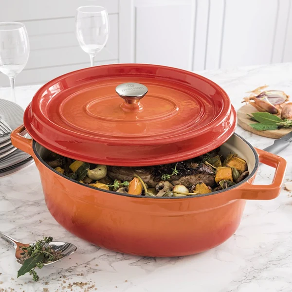 Cocotte en fonte orange ovale 33 cm 6 L Mathon