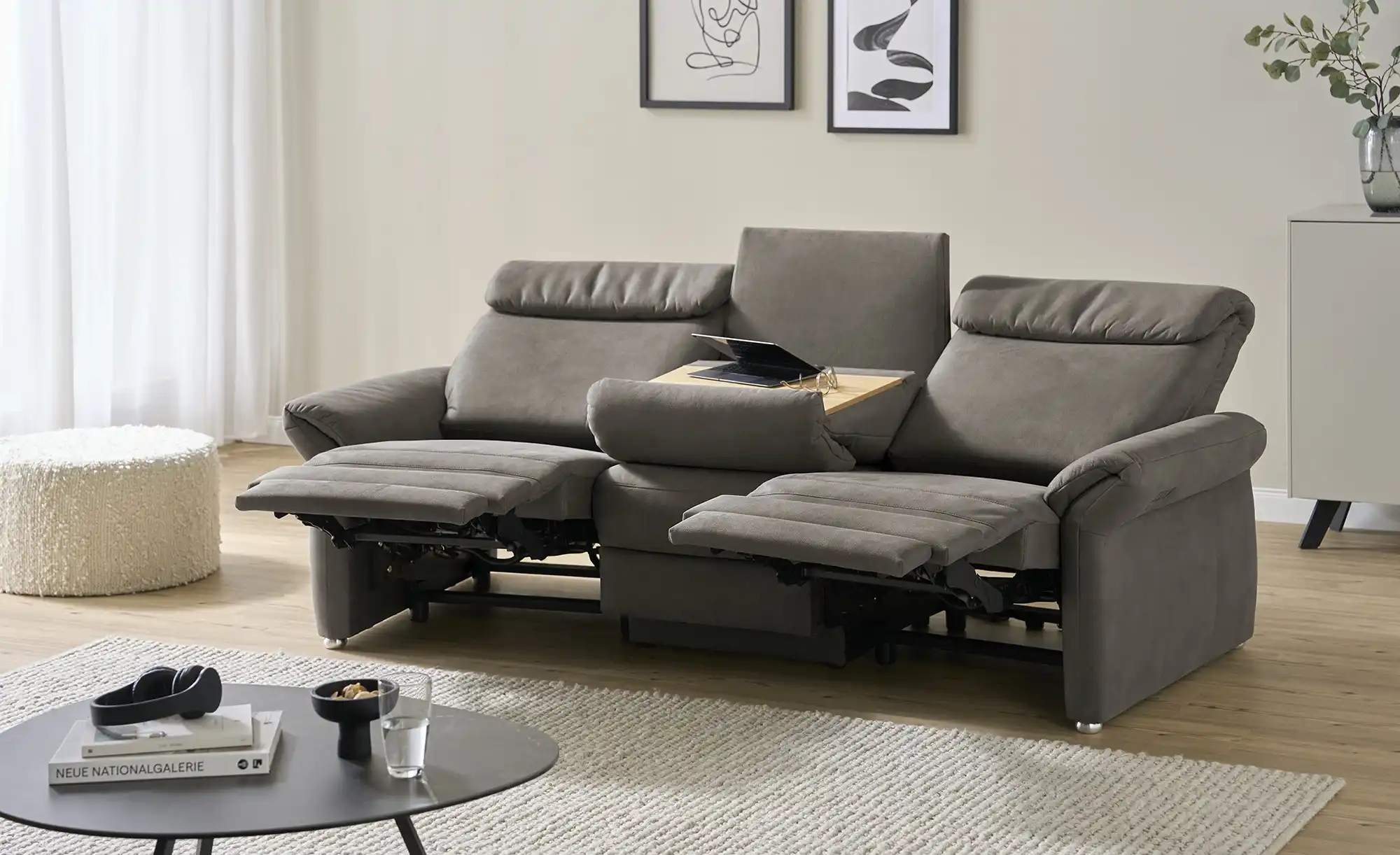 Wohnwert Trapezsofa mit USB Anschluss Melina
