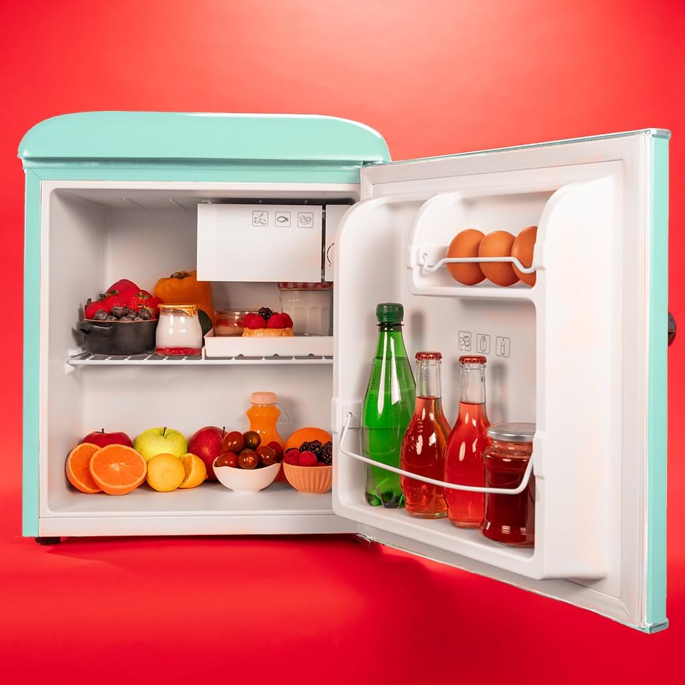 Cecotec Mini Frigo Bolero CoolMarket TT Origin 45 Rouge. Réfrigérateur de Table Rétro 45L, 55 cm de Haut, 44,7 cm de Large, Classe Énergétique E, Bac à Glaçons et Poignée Chromée, Rouge