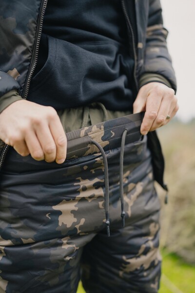 Pantalon de pêche Korda Insulated Jogger Dark Kamo