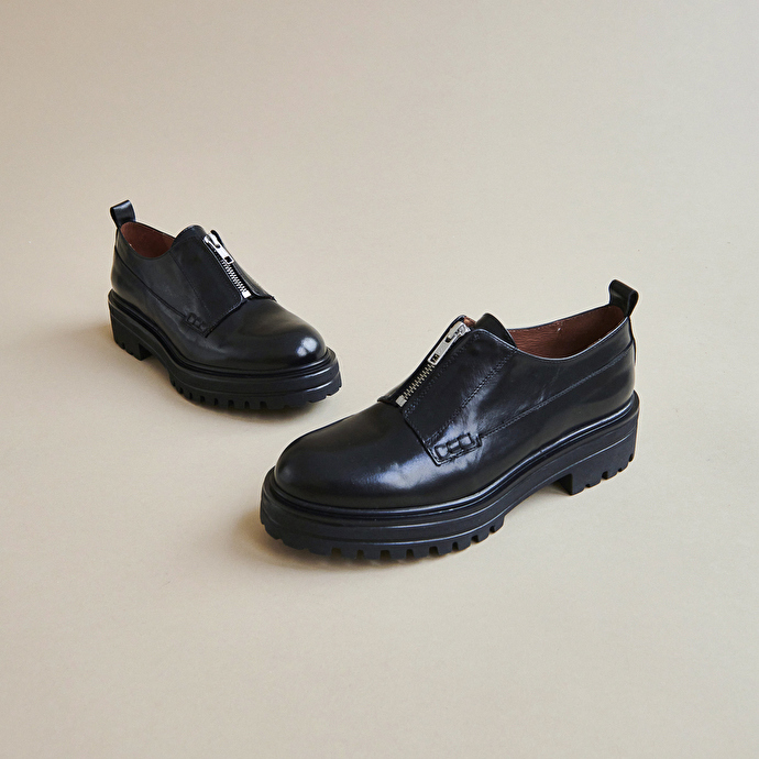 Derbies à fermetures éclairs et semelles crantées  en cuir noir