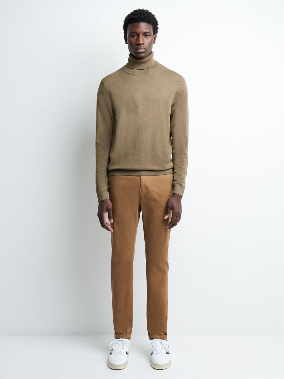Pull col roulé en viscose certifiée