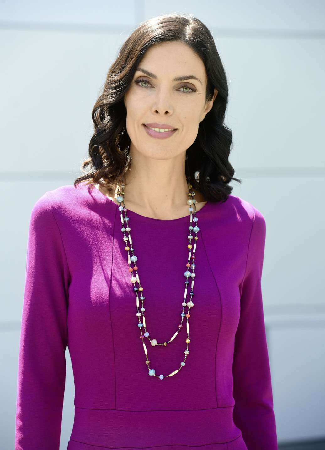 Kleid mit aufspringenden Kellerfalten