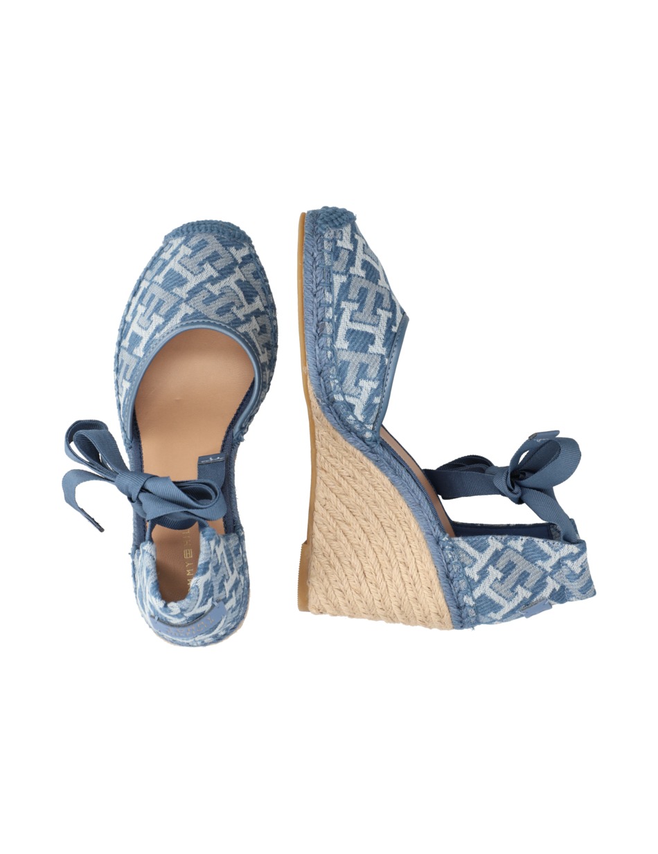 CLOSED TOE WEDGE MONOGRAM