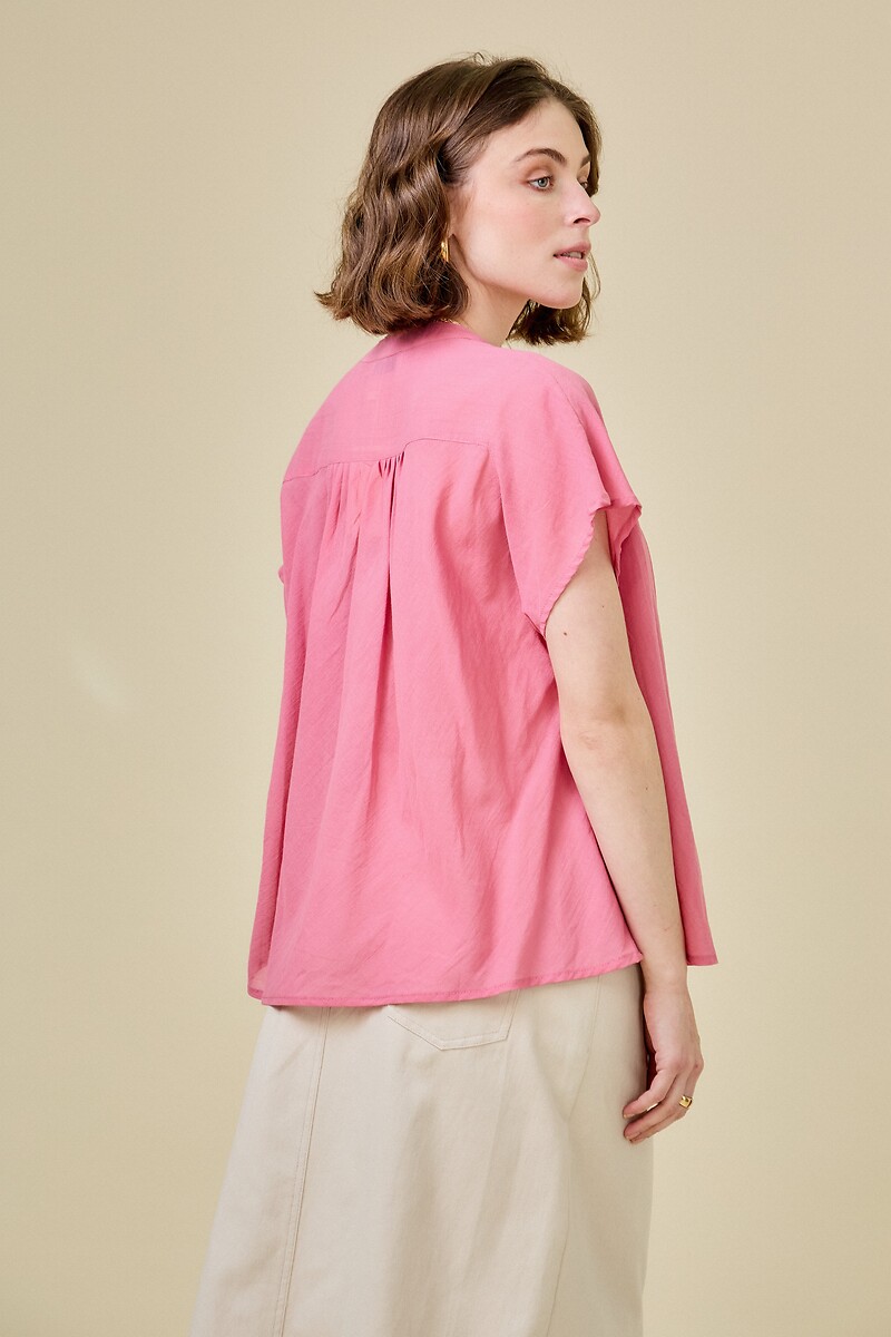 ATÉ BREVE<br>Blusa de manga curta com decote em V