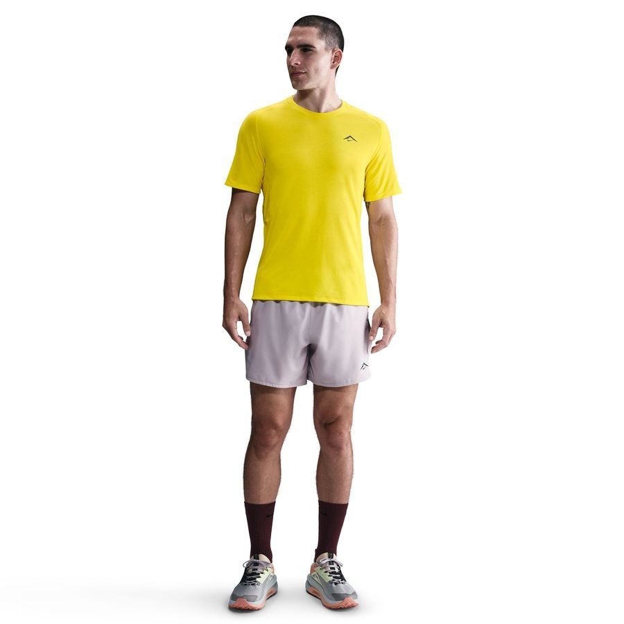 Nike T-shirt Running Dri-FIT ADV Solar Chase - Lightening/Noir