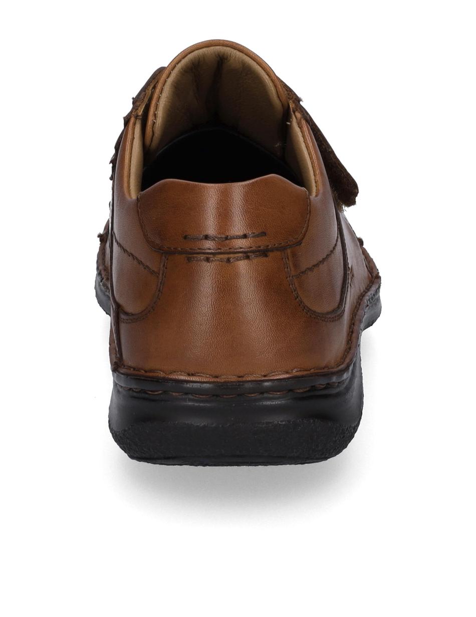 Slipper Alec, cognac