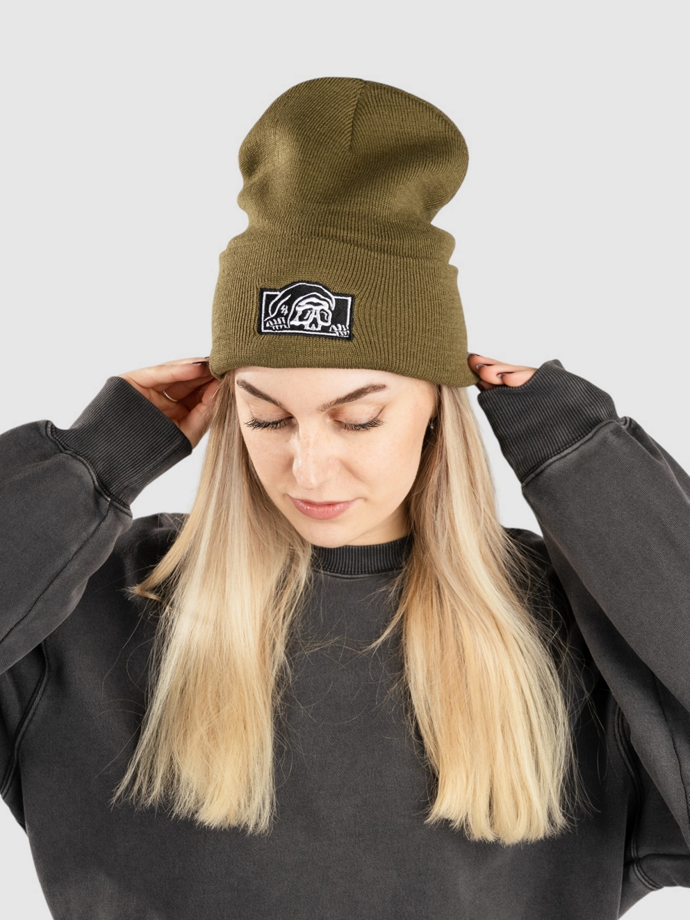 Lurking Class Gas Station Beanie green