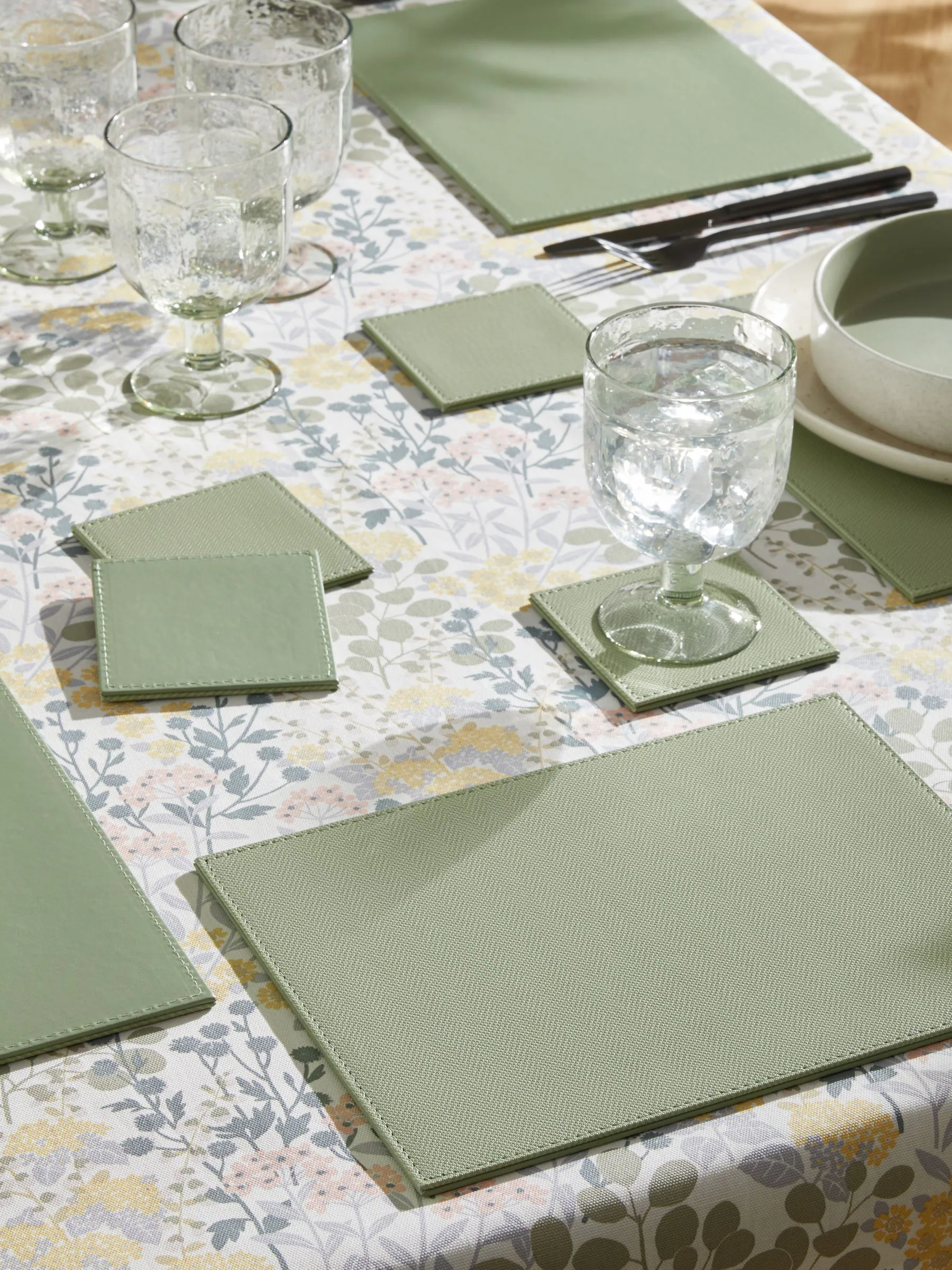 Set of 4 Rectangle Reversible Faux Leather Placemats and Coasters
