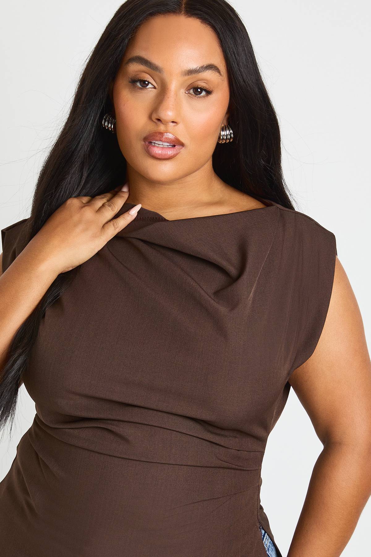boohoo Plus Haut asymétrique à encolure drapée