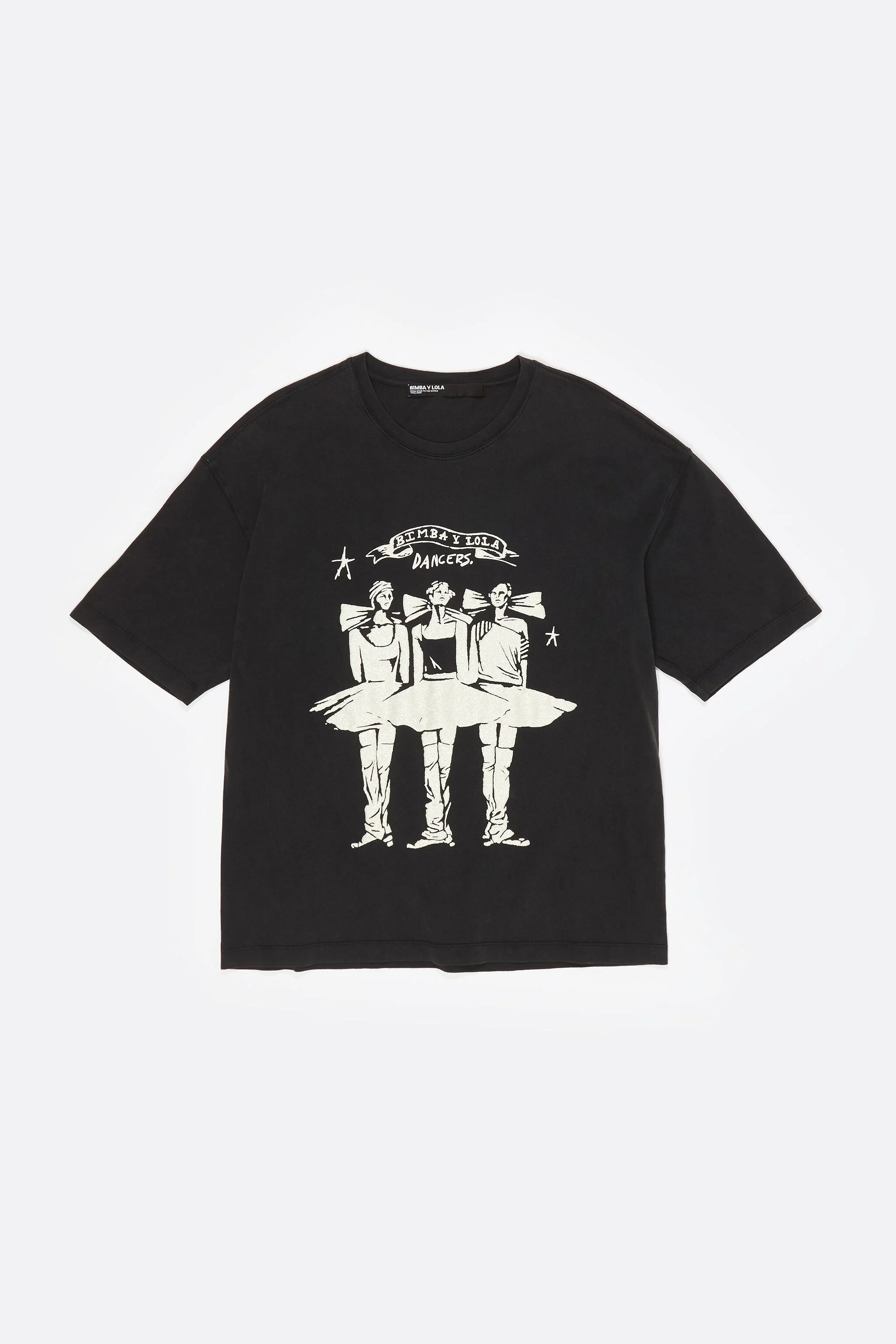 Camiseta preta desbotada com o logotipo dos dançarinos