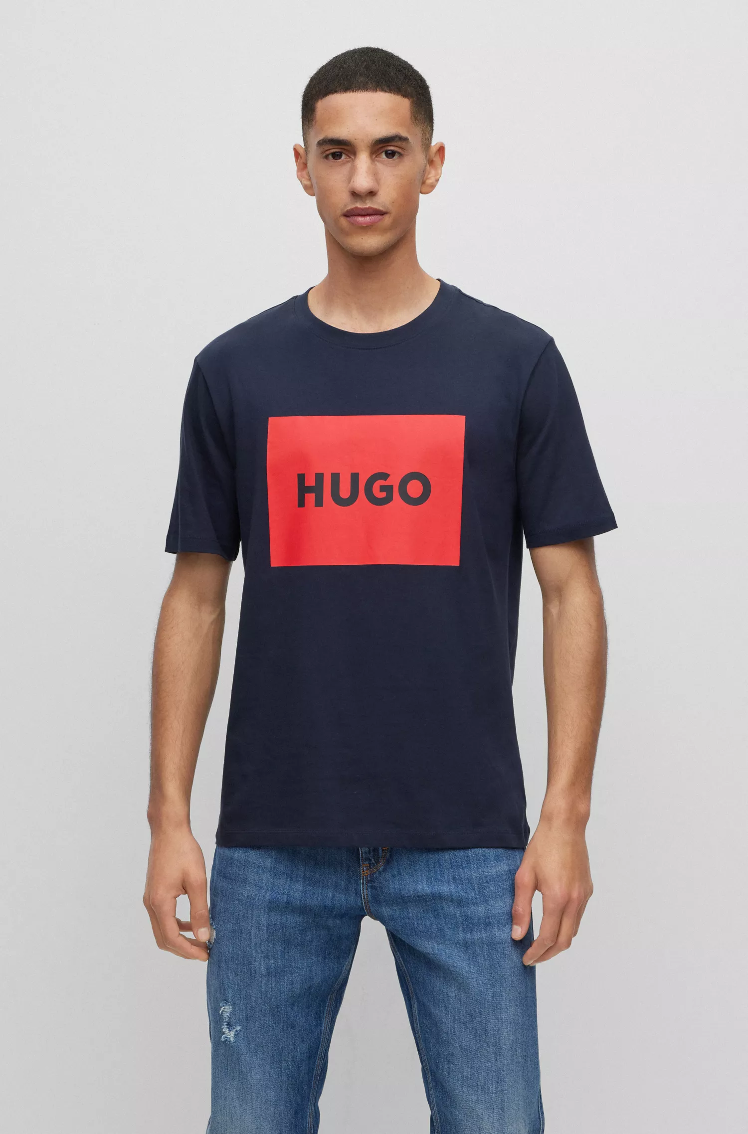 Camiseta HUGO vermelha de algodão com modelagem regular e estampa do logo.