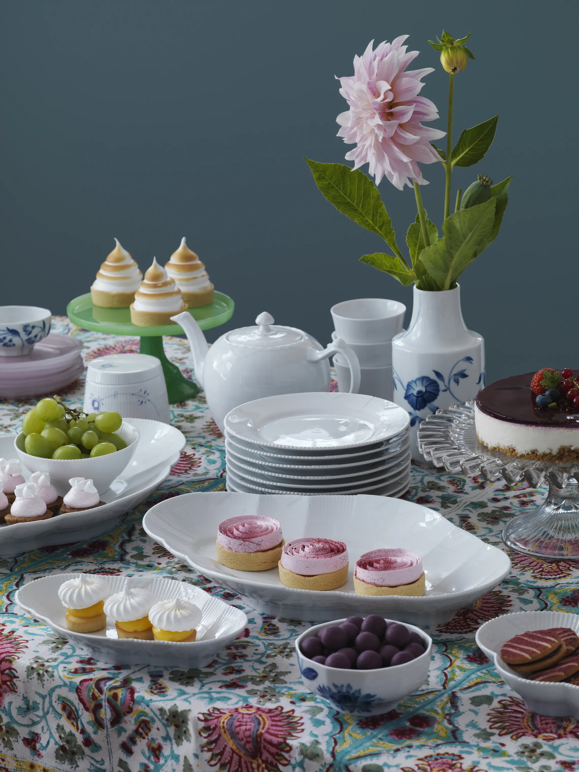 Royal Copenhagen Hvid Elements Fad