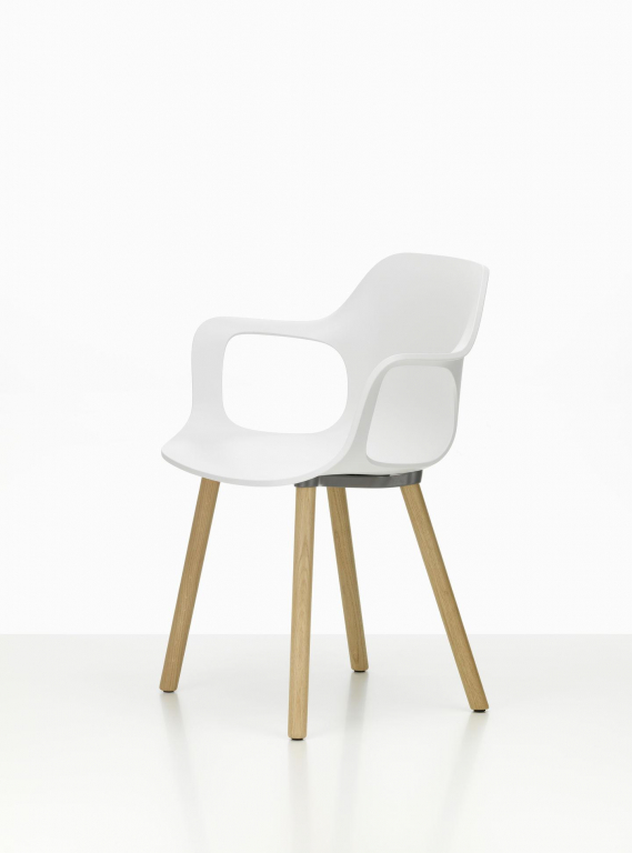 Vitra HAL RE armchair eiken onderstel basalt