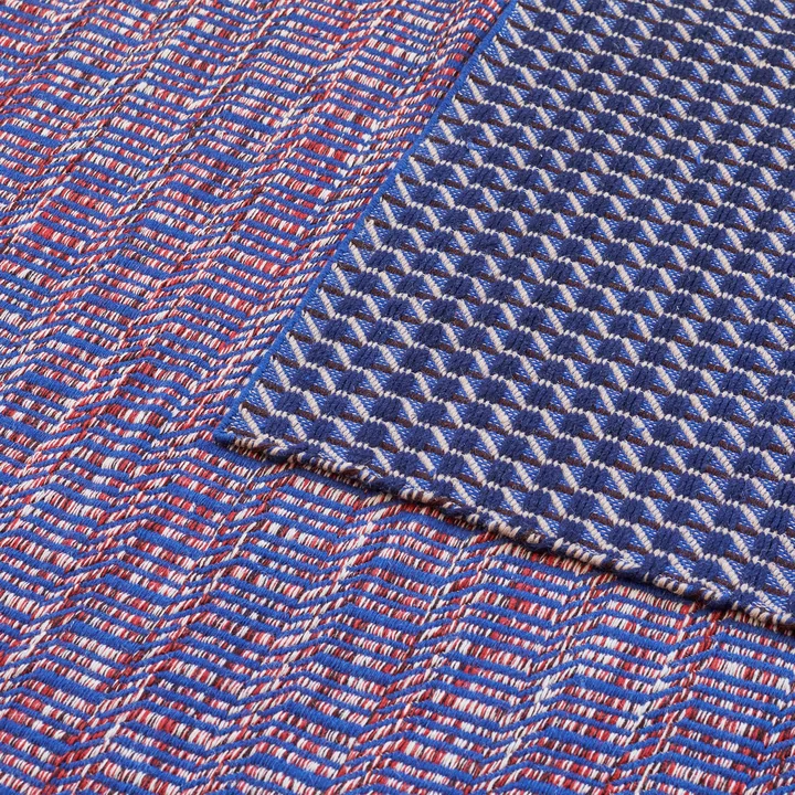 HAY - Channel Teppich, 140 x 200 cm, blau / weiss