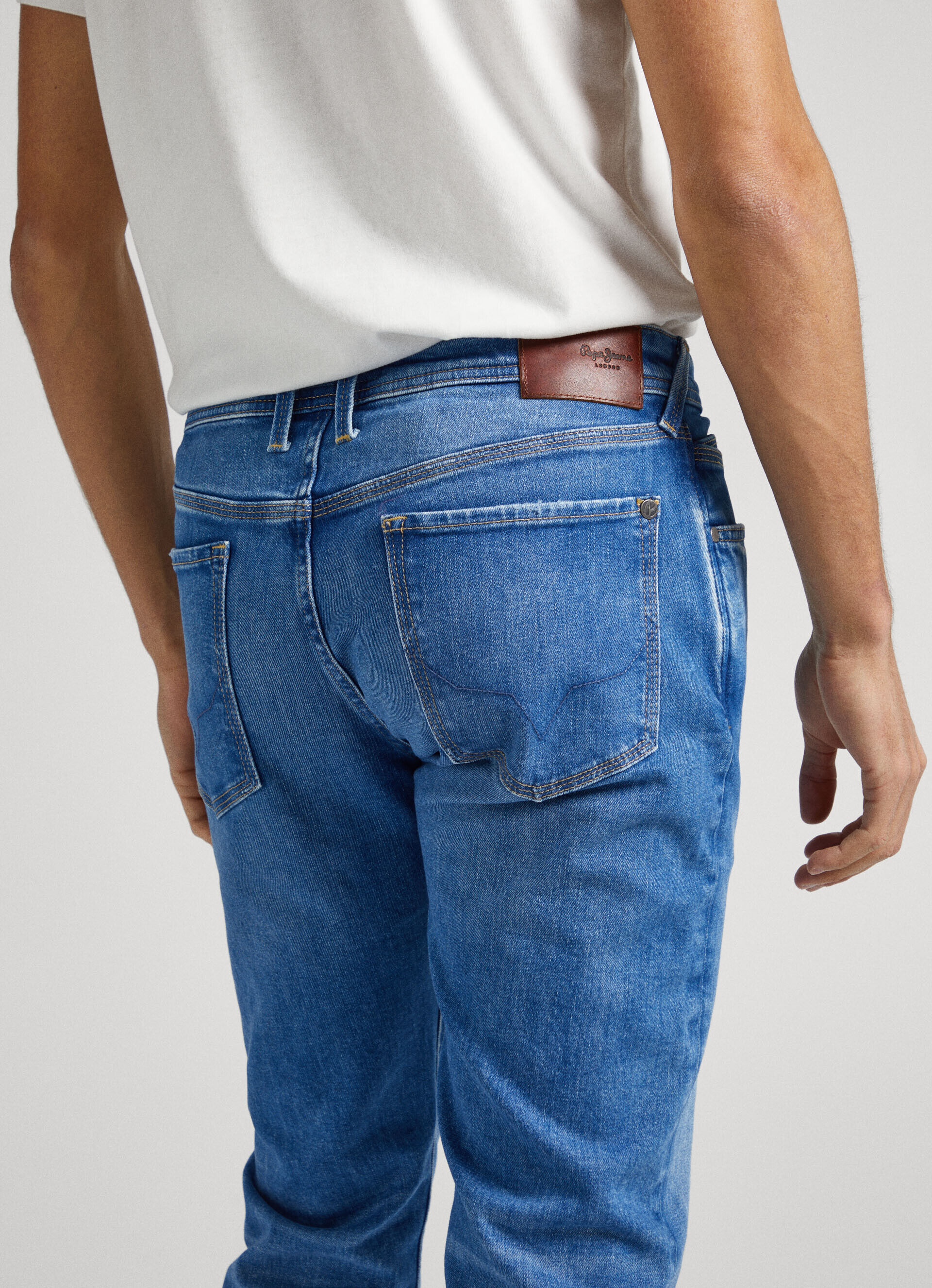 Calça jeans HATCH FIT SLIM de cintura média - jeans