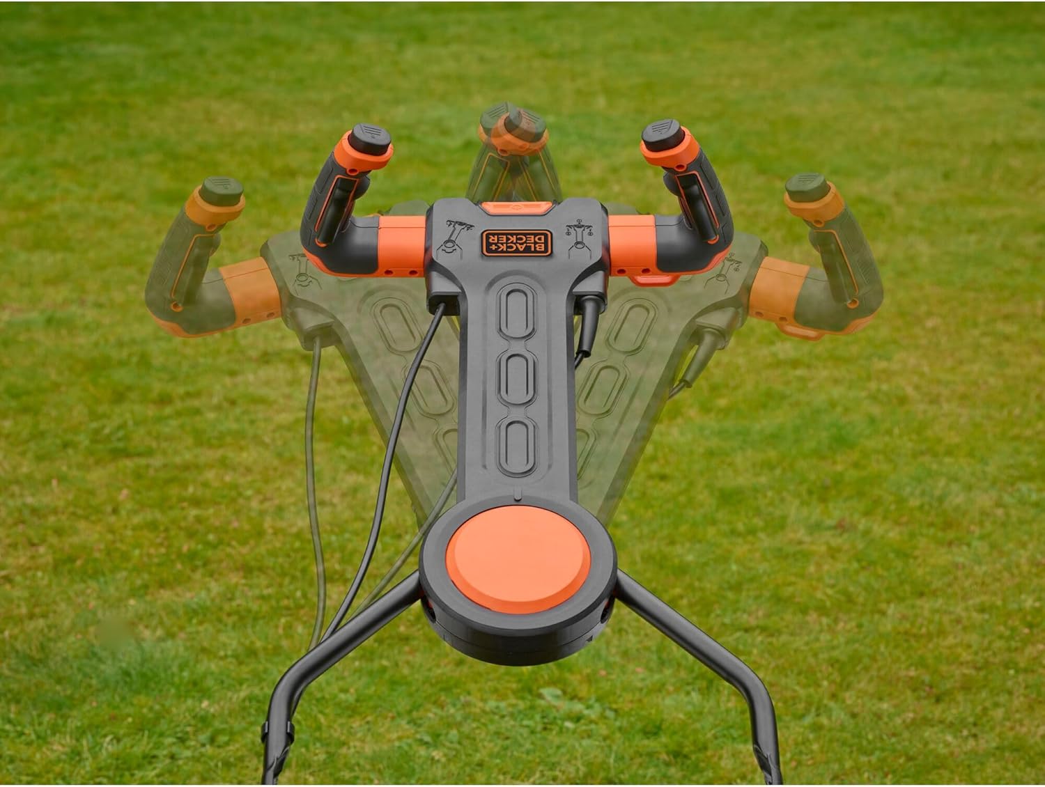 BLACK+DECKER Tondeuse Filaire 1600W, Tondeuse à Gazon Electrique 38 cm, 6 hauteurs réglables 20, 30, 40, 50, 60 et 70 mm, Tondeuse avec Poignée EASYSTEER 3 Positions, BEMW471ES-QS Orange