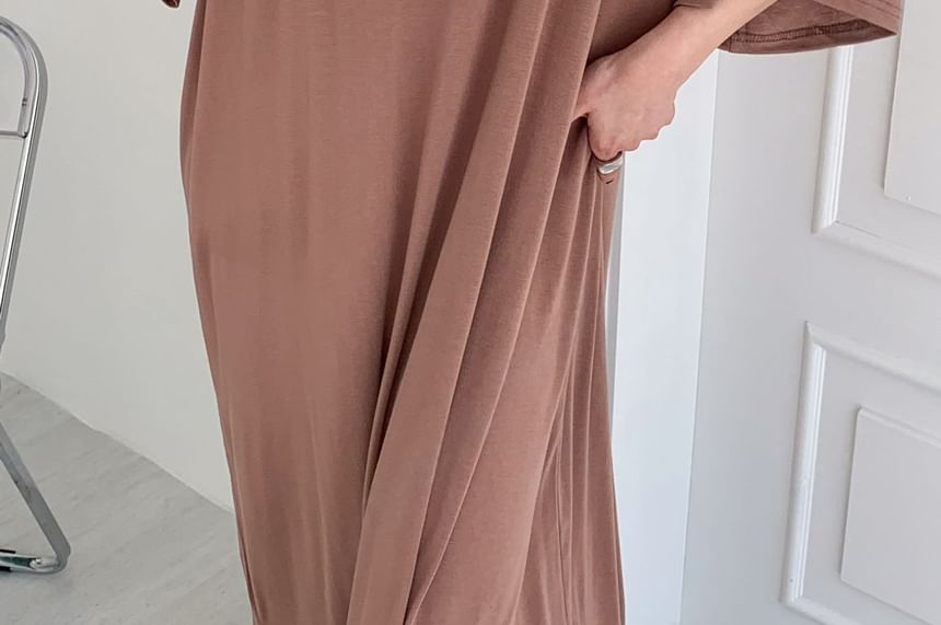 Chubby Girl - Plus Size Maxi-jurk met korte mouwen en letters, losvallend