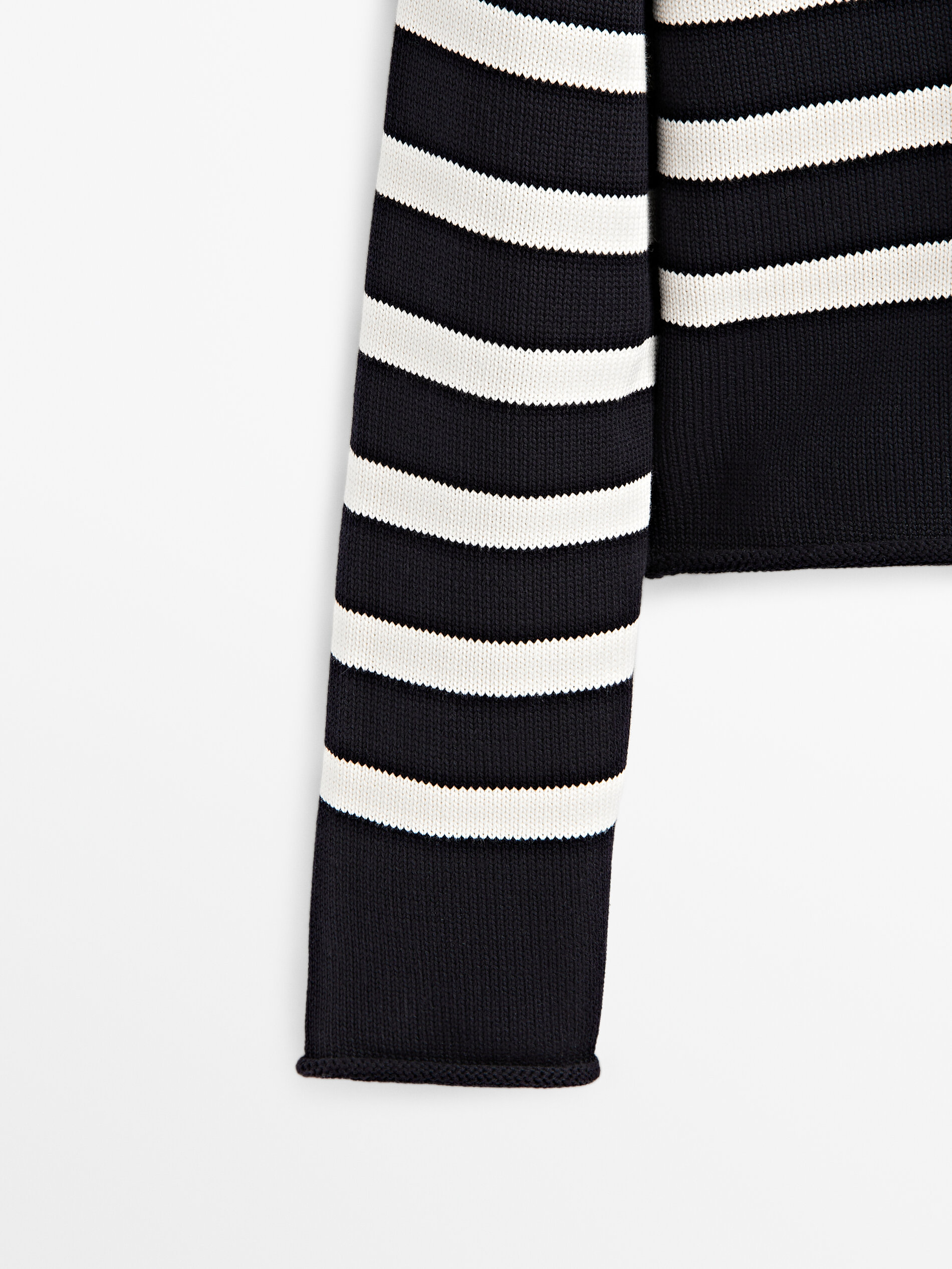 Blusa de malha jersey com gola entrelaçada - AZUL MARINHO